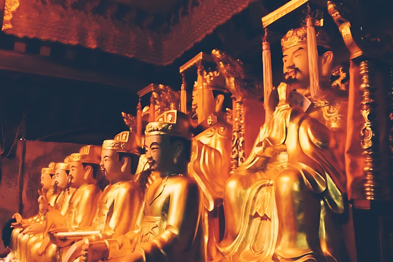 The Council Hall of the Mother Goddess shrine (in the Campus of the Voi Phục Shrine in Hà Nội)